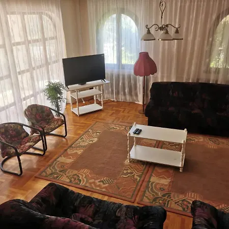 Holiday home Kossuth Apartman Hajduszoboszlo