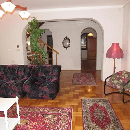 Holiday home Kossuth Apartman *