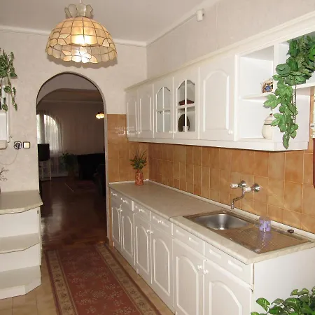 Holiday home Kossuth Apartman *