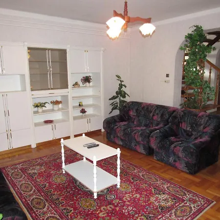 Holiday home Kossuth Apartman Hajduszoboszlo