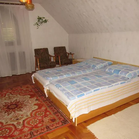Kossuth Apartman Holiday home Hajduszoboszlo